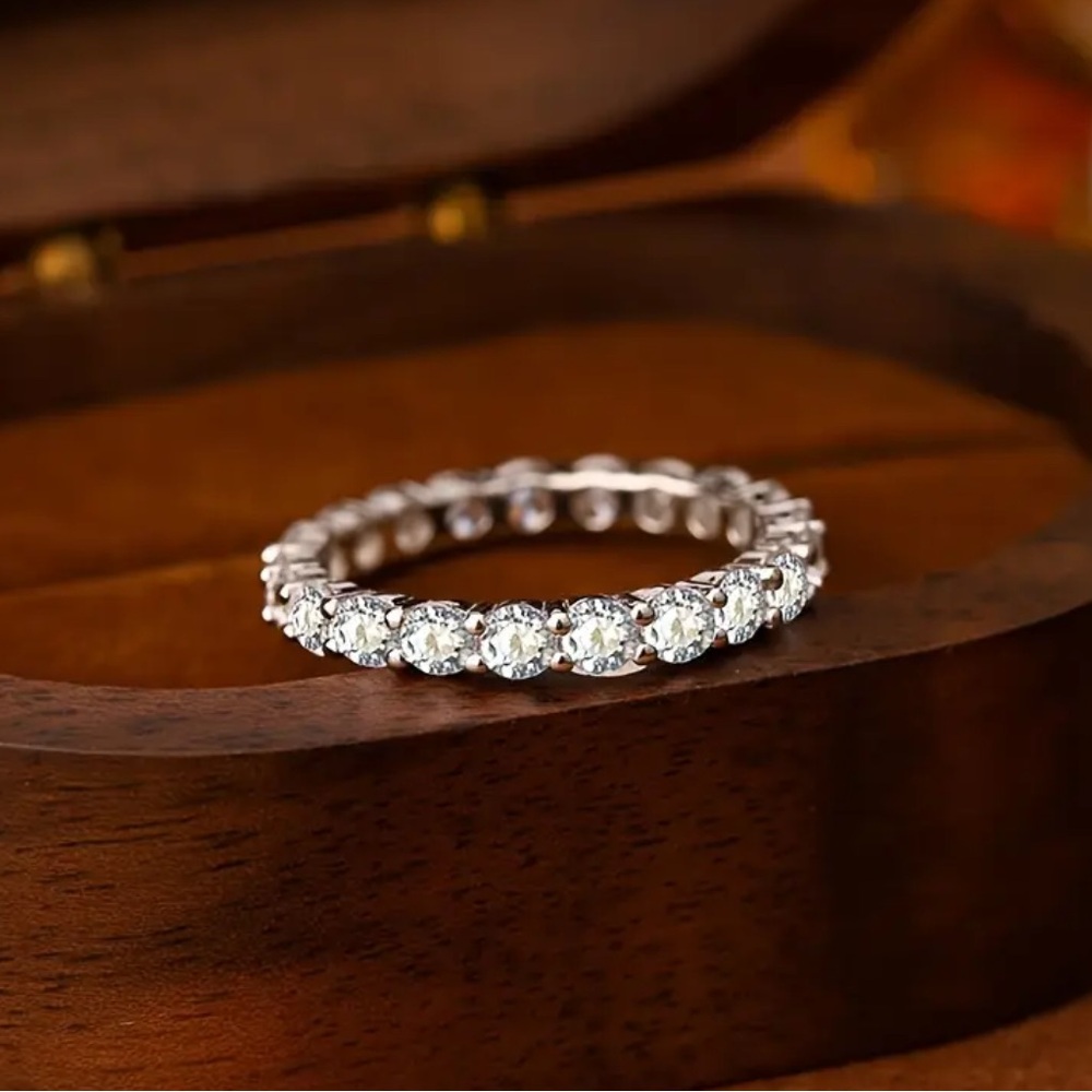 Band Ring - Picture 3 of 4